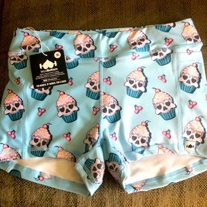 Wodbottom 3.5 inch skull cupcake shorts.